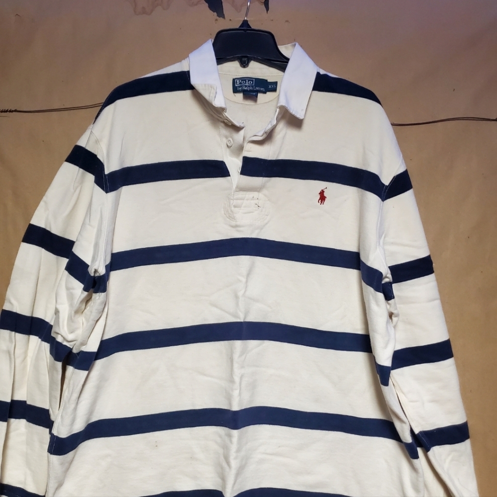 Polo pull over.